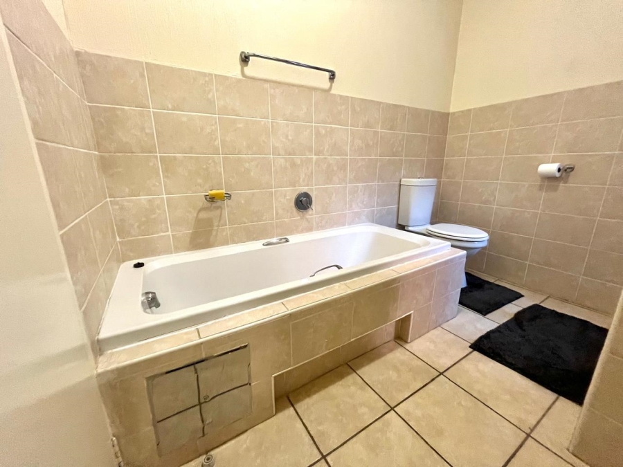 2 Bedroom Property for Sale in North Riding Gauteng