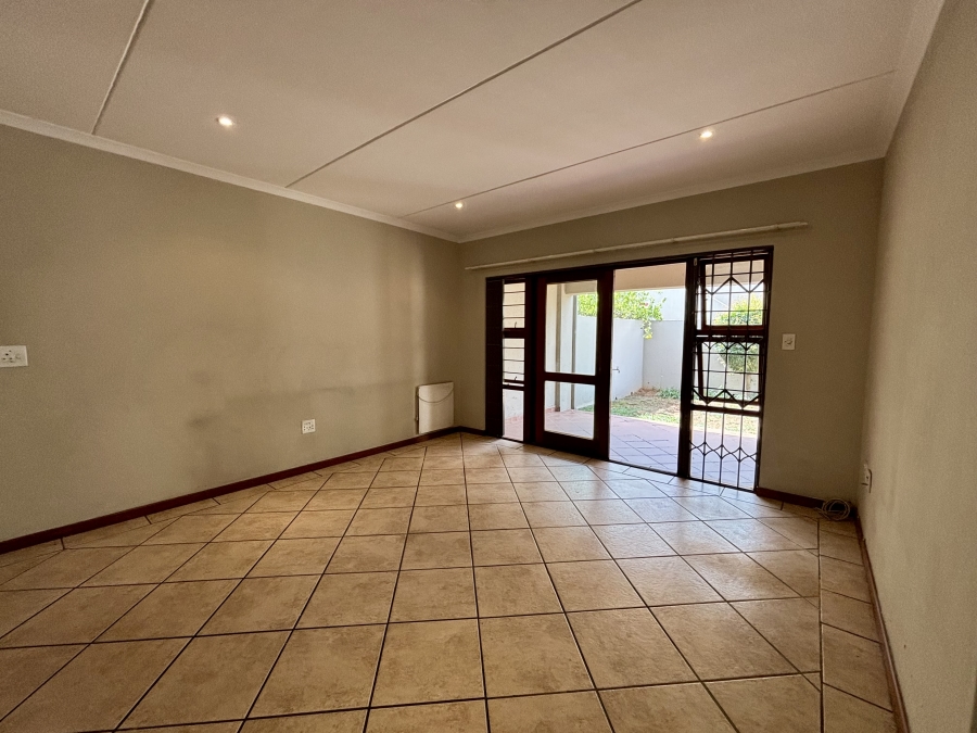 To Let 2 Bedroom Property for Rent in Bryanston Gauteng