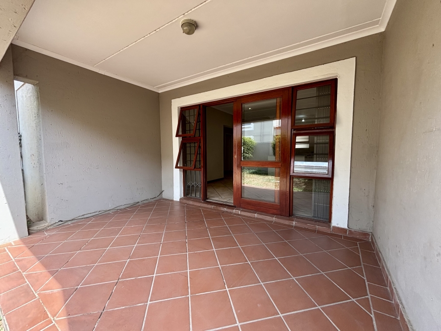 To Let 2 Bedroom Property for Rent in Bryanston Gauteng