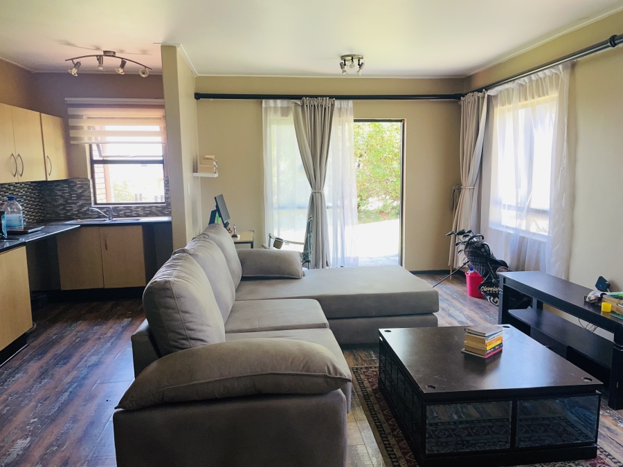 To Let 2 Bedroom Property for Rent in Jackal Creek Golf Estate Gauteng