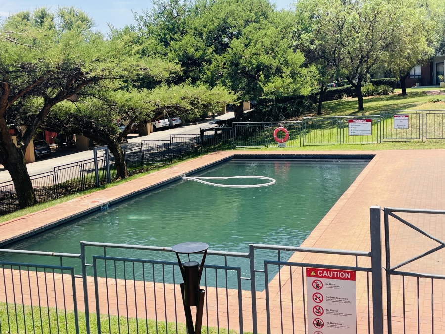 To Let 2 Bedroom Property for Rent in Jackal Creek Golf Estate Gauteng