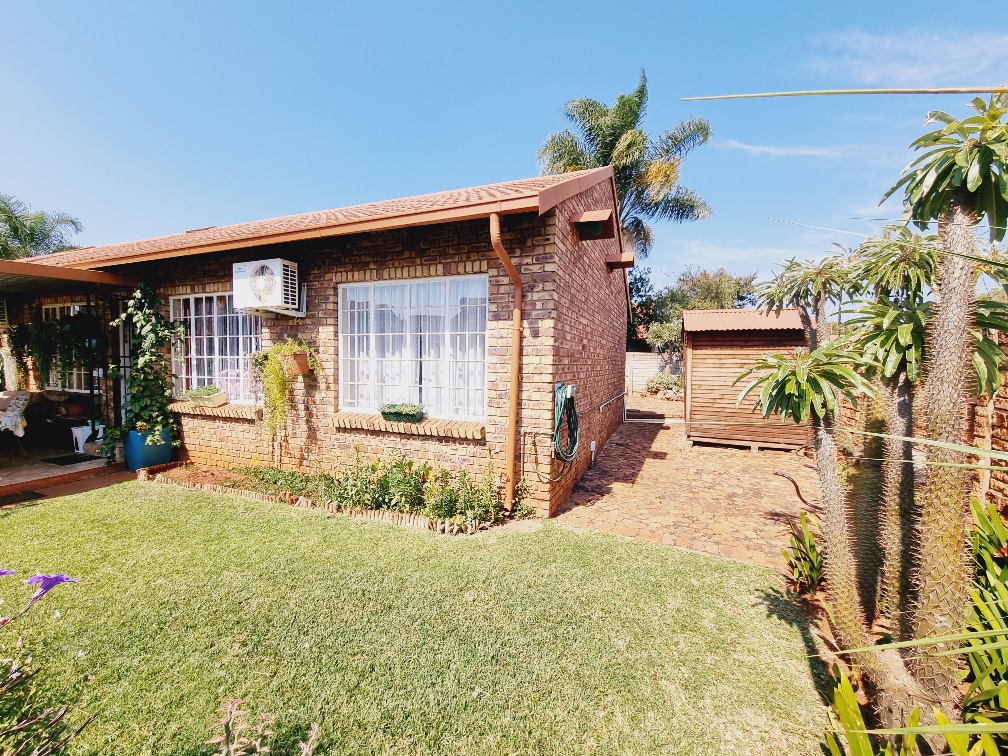 2 Bedroom Property for Sale in Annlin Gauteng