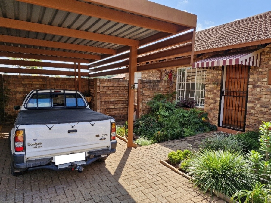 2 Bedroom Property for Sale in Annlin Gauteng