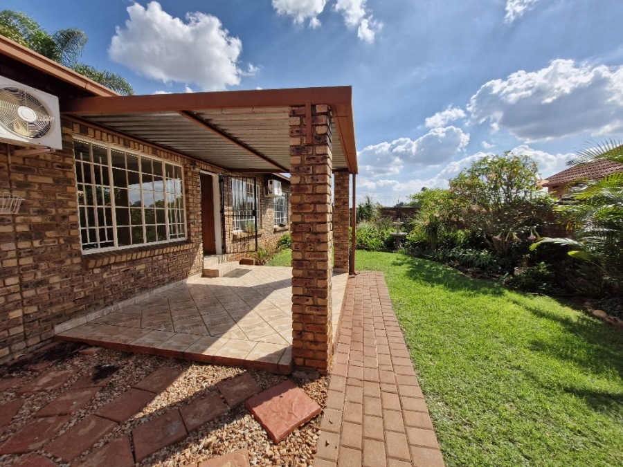 2 Bedroom Property for Sale in Annlin Gauteng