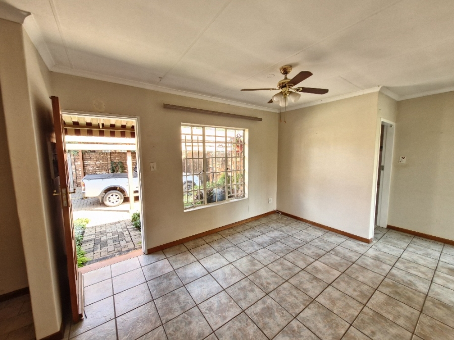 2 Bedroom Property for Sale in Annlin Gauteng