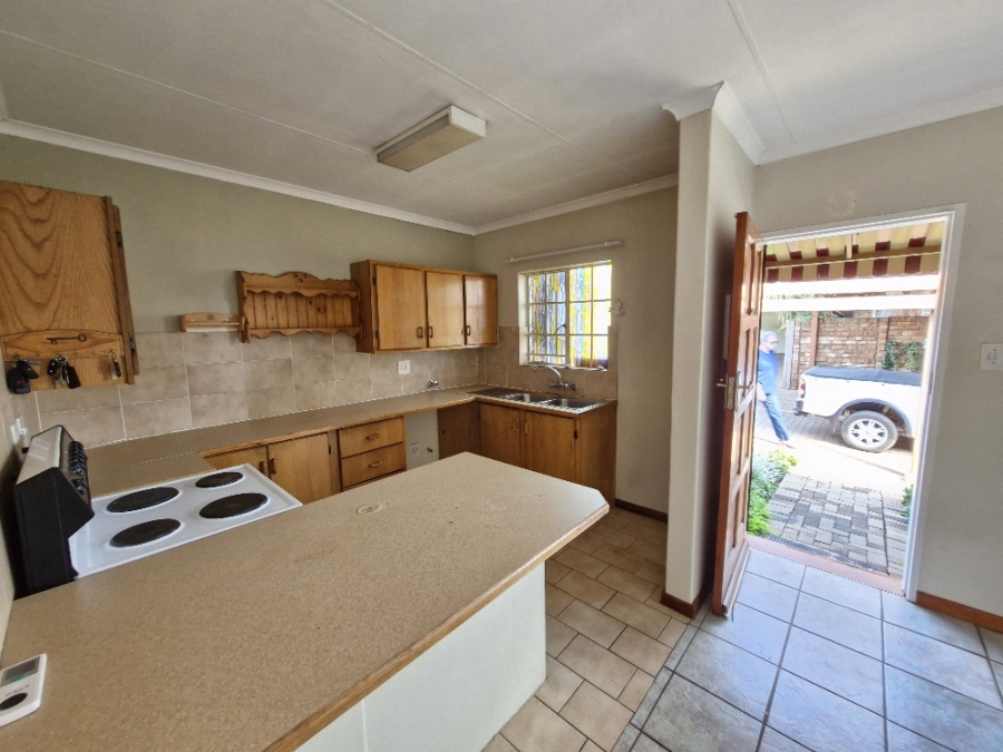 2 Bedroom Property for Sale in Annlin Gauteng