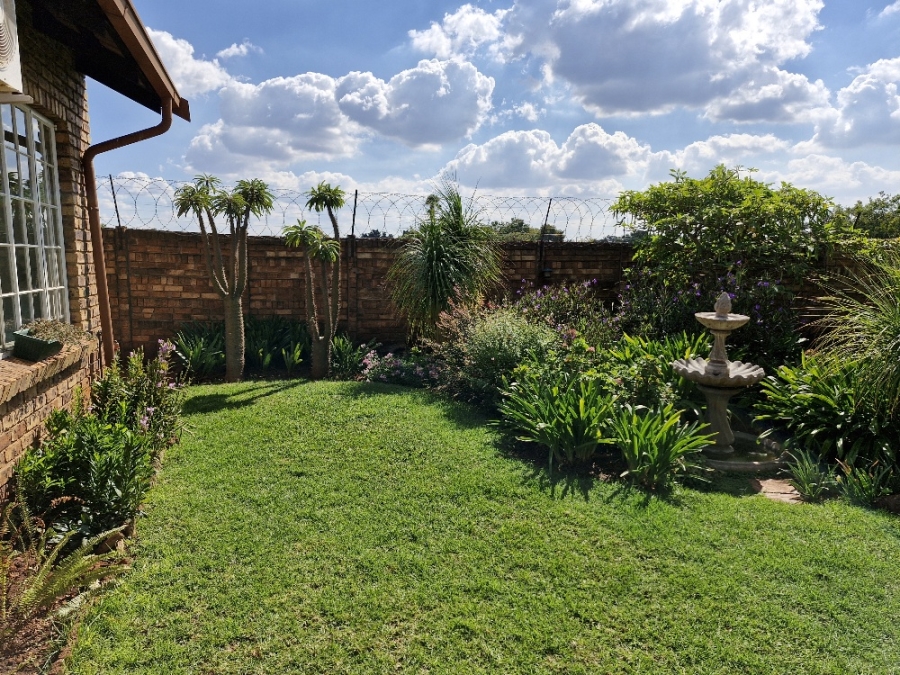 2 Bedroom Property for Sale in Annlin Gauteng