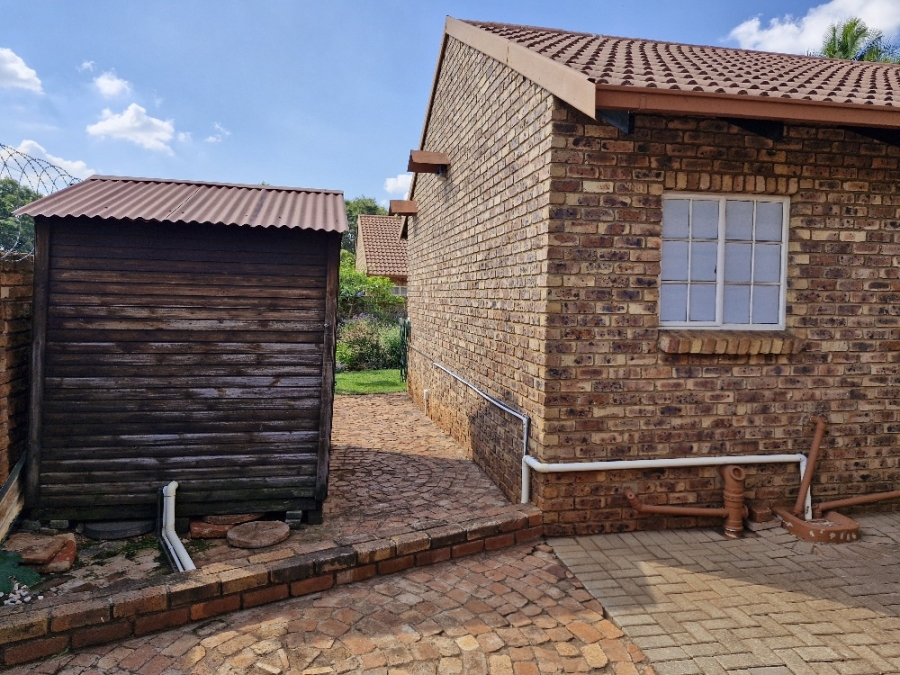 2 Bedroom Property for Sale in Annlin Gauteng