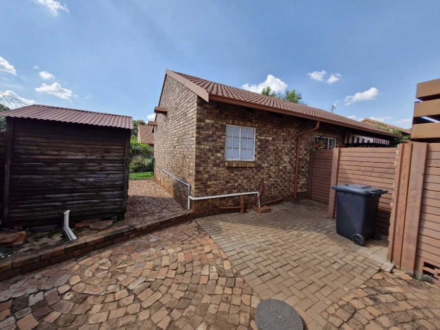 2 Bedroom Property for Sale in Annlin Gauteng