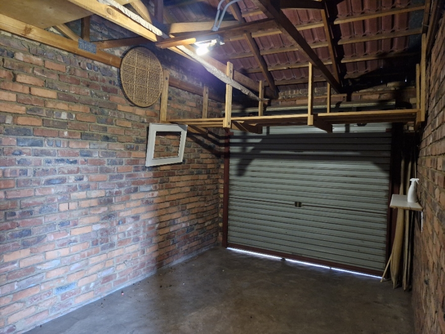 2 Bedroom Property for Sale in Annlin Gauteng