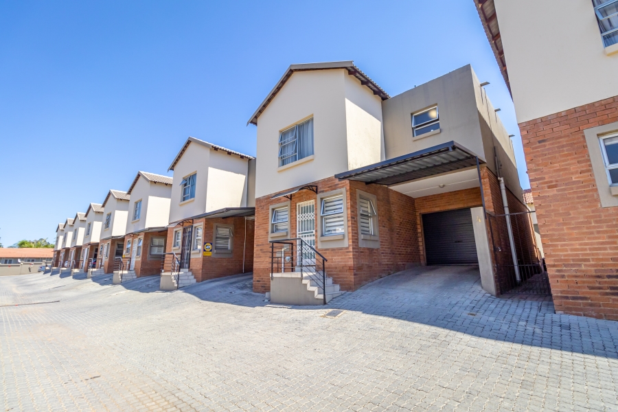 3 Bedroom Property for Sale in Fourways Gauteng