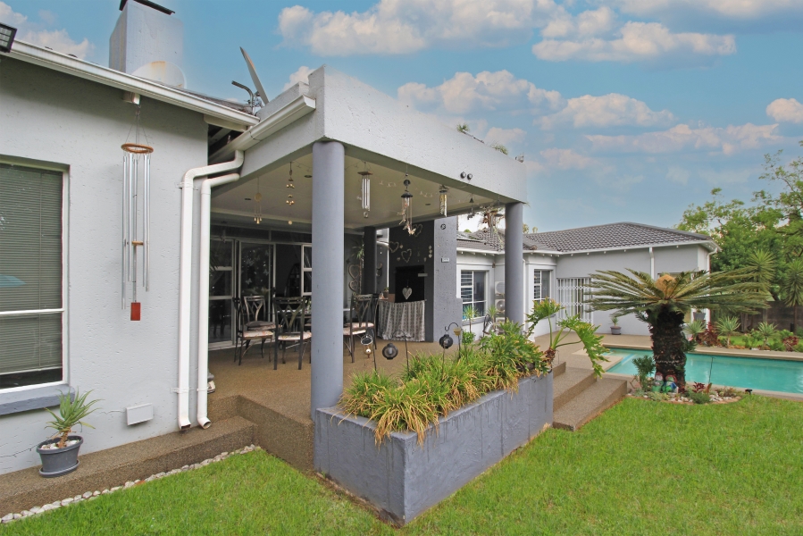 4 Bedroom Property for Sale in Buccleuch Gauteng