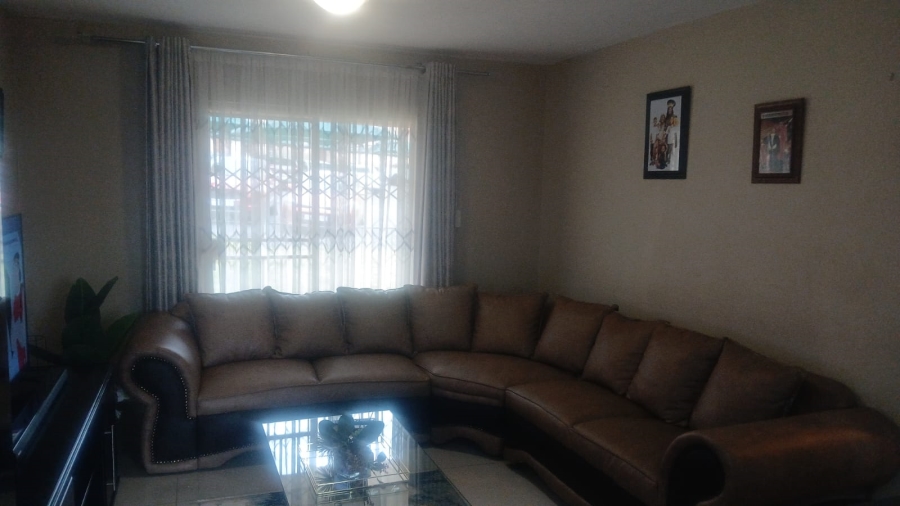 2 Bedroom Property for Sale in Lindhaven Gauteng