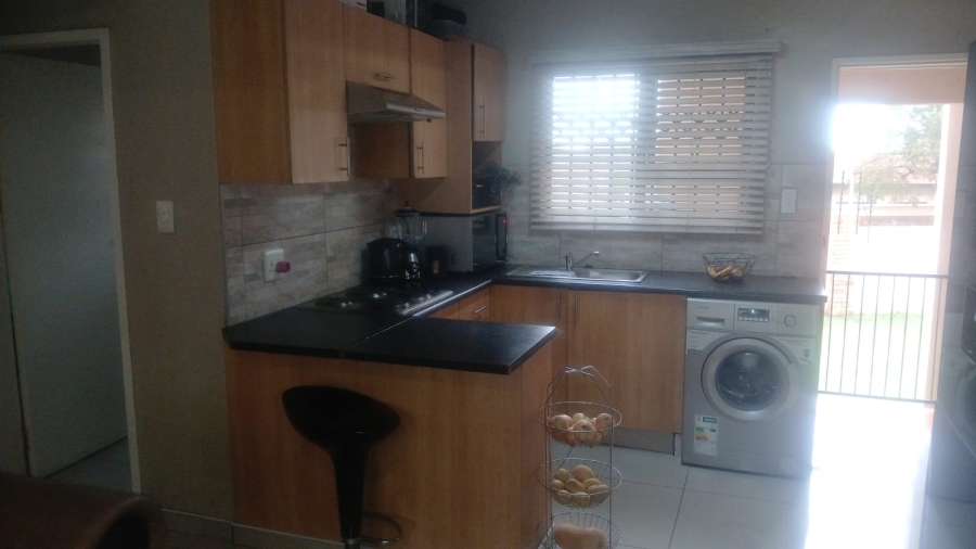 2 Bedroom Property for Sale in Lindhaven Gauteng