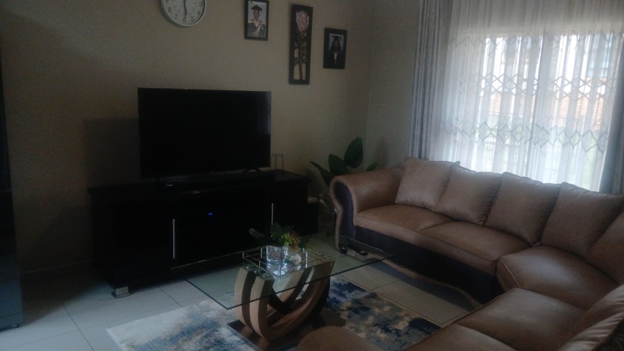 2 Bedroom Property for Sale in Lindhaven Gauteng