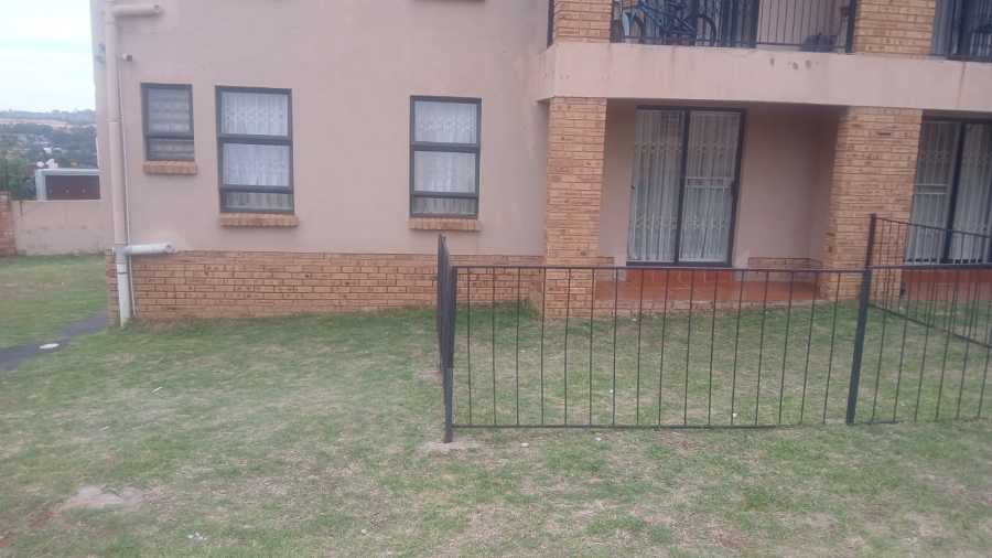 2 Bedroom Property for Sale in Lindhaven Gauteng