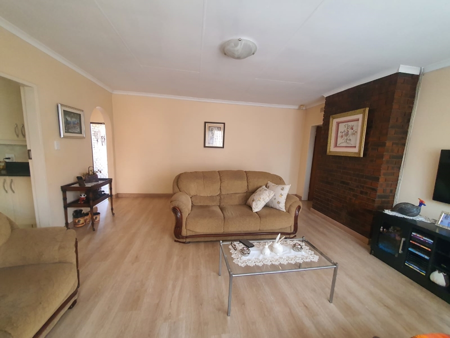 4 Bedroom Property for Sale in Wilro Park Gauteng