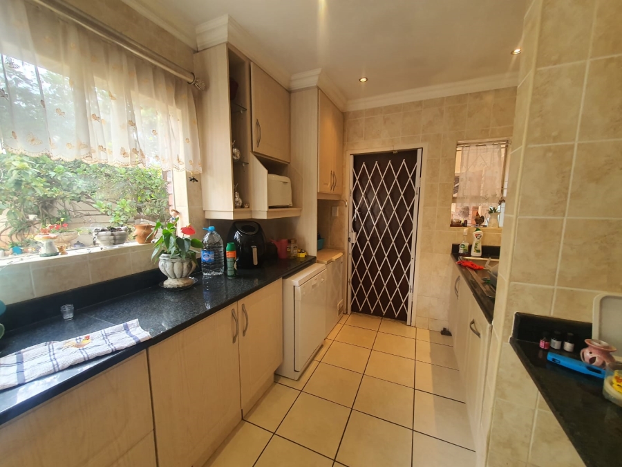 4 Bedroom Property for Sale in Wilro Park Gauteng