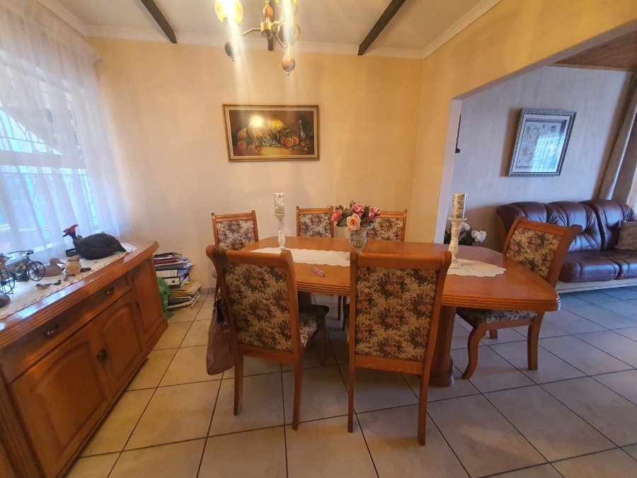 4 Bedroom Property for Sale in Wilro Park Gauteng