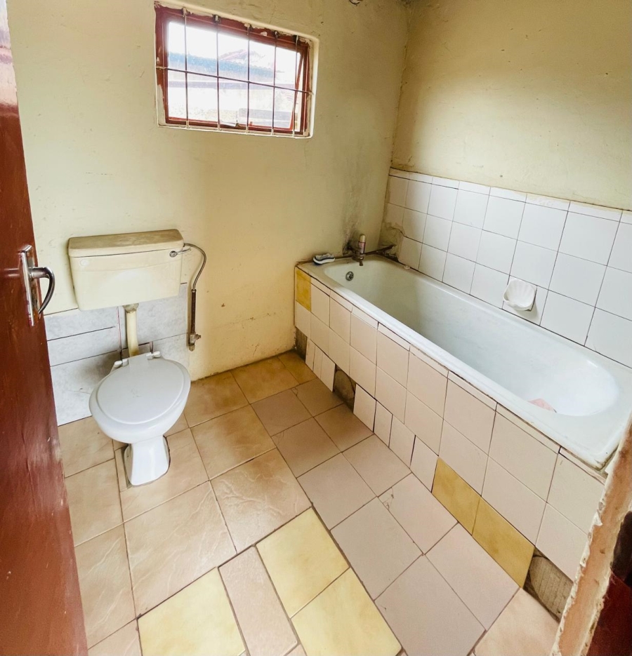 2 Bedroom Property for Sale in Soshanguve LL Gauteng