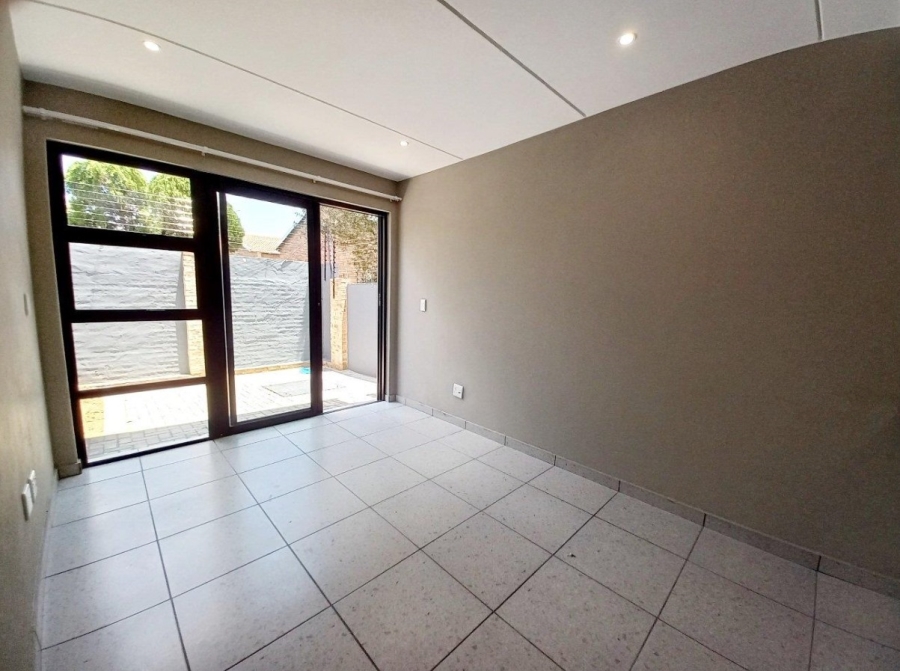 To Let 2 Bedroom Property for Rent in Ferndale Gauteng