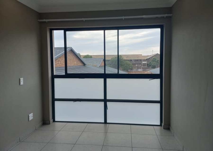 To Let 2 Bedroom Property for Rent in Ferndale Gauteng