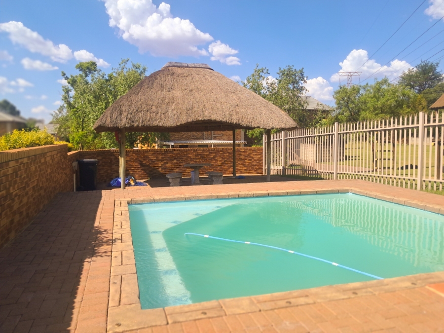 To Let 3 Bedroom Property for Rent in Wilgeheuwel Gauteng