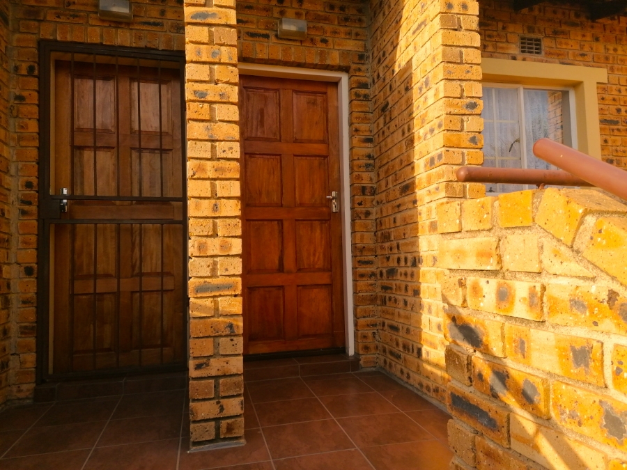 To Let 2 Bedroom Property for Rent in Strubensvallei Gauteng