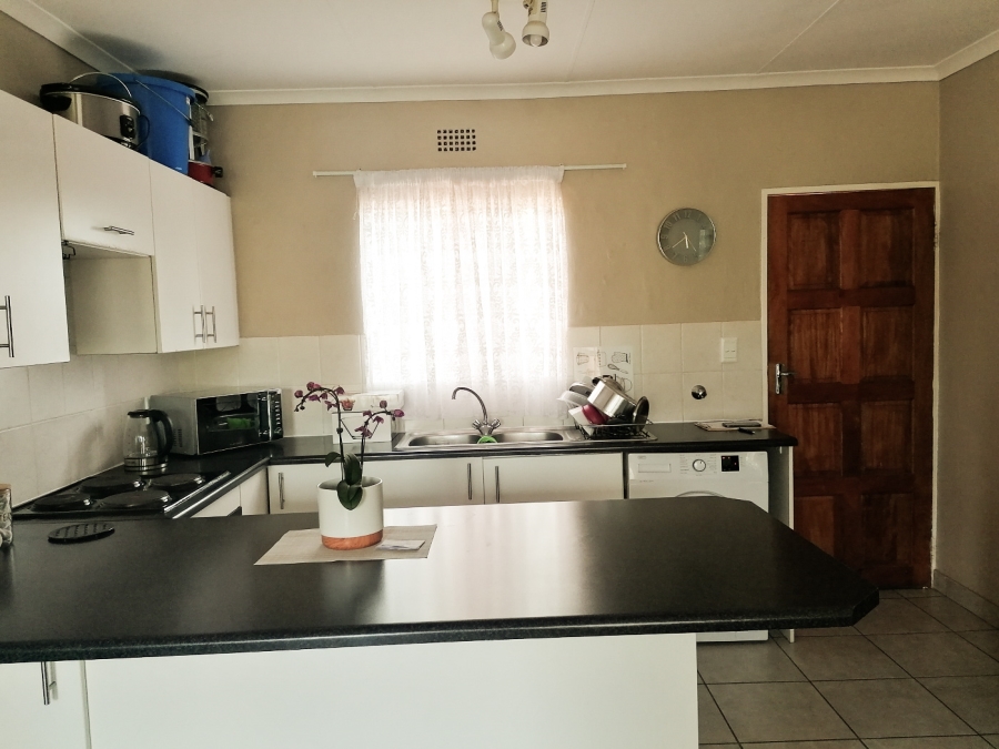 To Let 2 Bedroom Property for Rent in Strubensvallei Gauteng