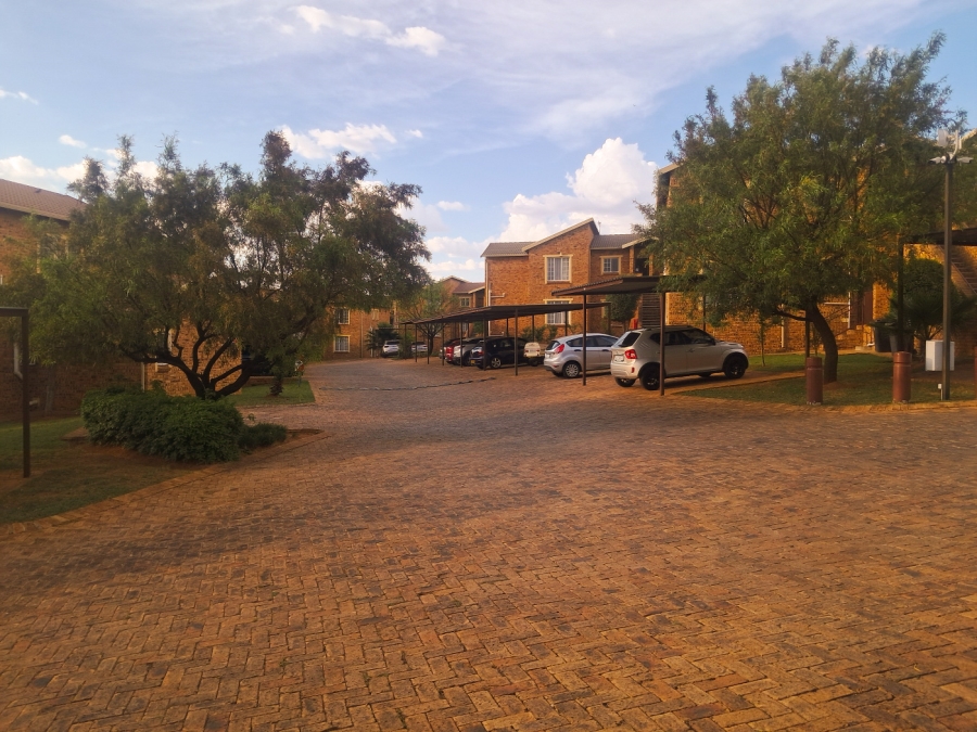 To Let 2 Bedroom Property for Rent in Strubensvallei Gauteng