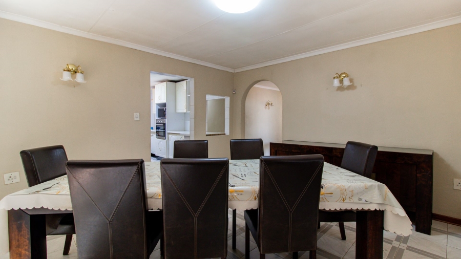 5 Bedroom Property for Sale in Lenasia South Gauteng