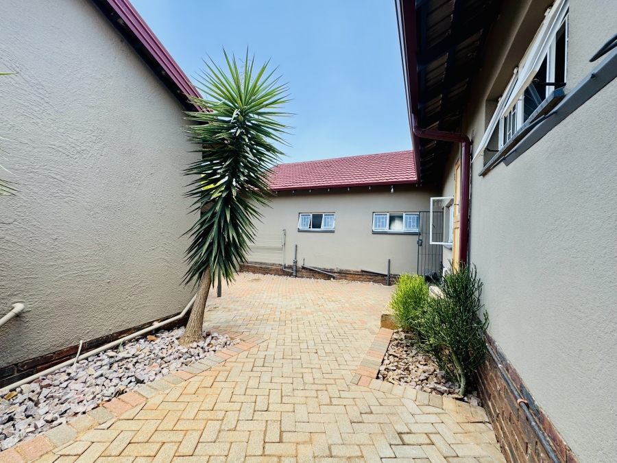 4 Bedroom Property for Sale in Wonderboom Gauteng