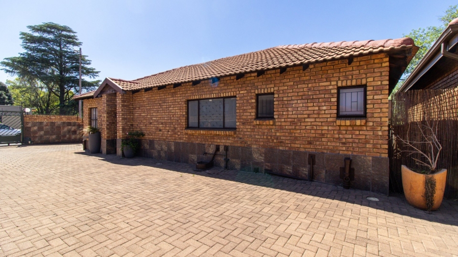 3 Bedroom Property for Sale in New Redruth Gauteng