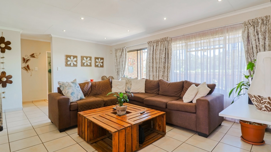 3 Bedroom Property for Sale in New Redruth Gauteng