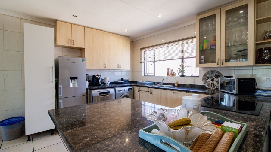 3 Bedroom Property for Sale in New Redruth Gauteng