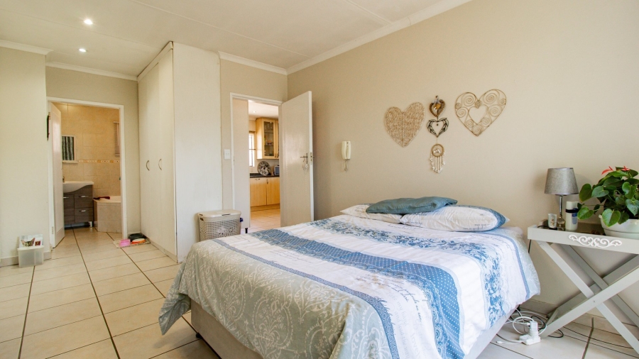 3 Bedroom Property for Sale in New Redruth Gauteng