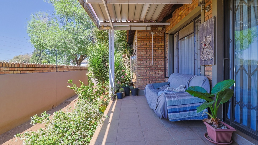 3 Bedroom Property for Sale in New Redruth Gauteng