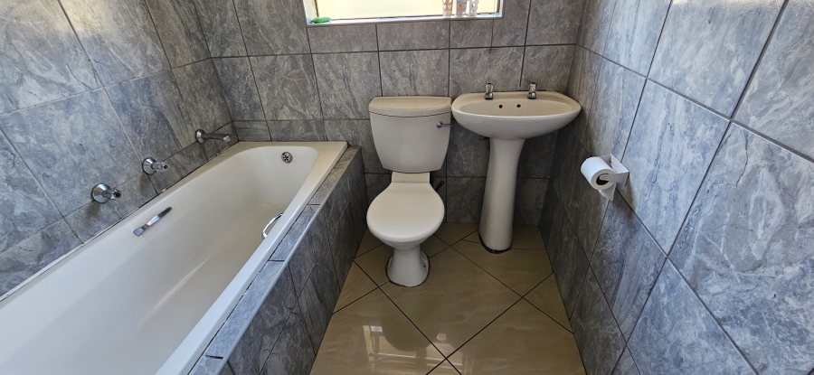 3 Bedroom Property for Sale in South Crest Gauteng