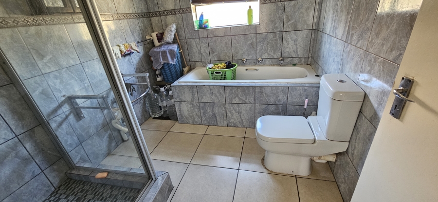 3 Bedroom Property for Sale in South Crest Gauteng