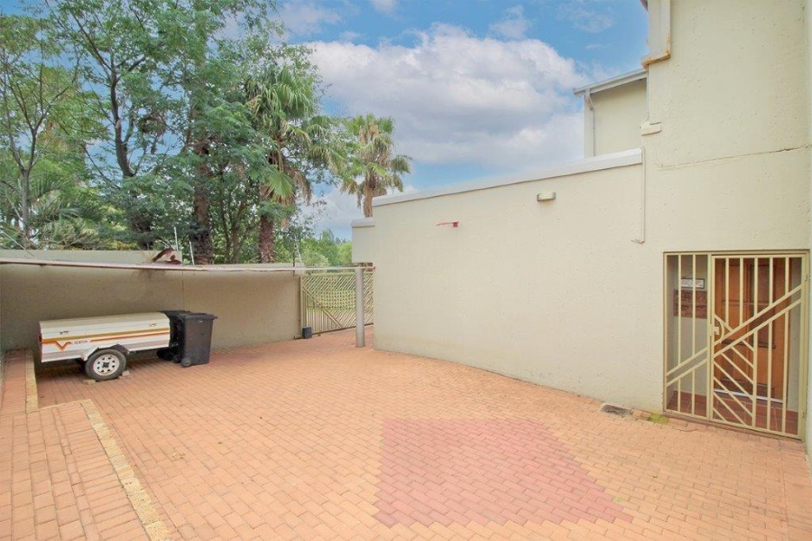 6 Bedroom Property for Sale in Marais Steyn Park Gauteng