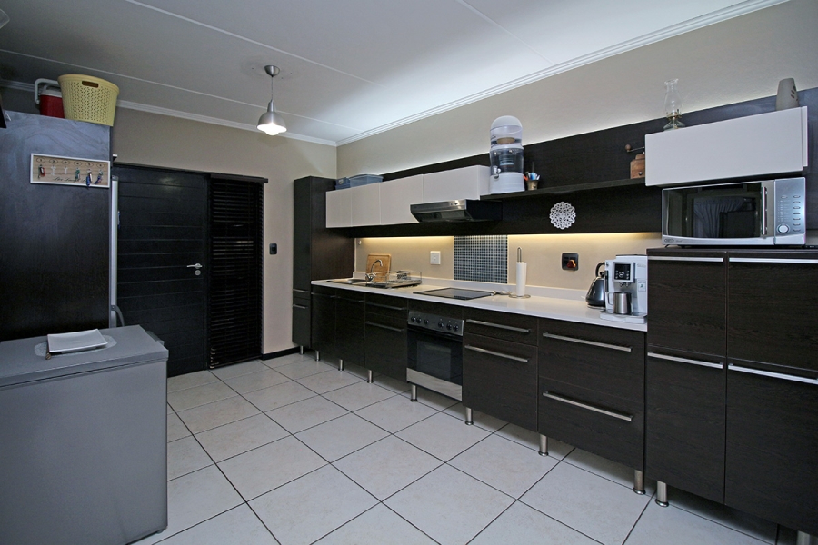 2 Bedroom Property for Sale in Greenstone Hill Gauteng