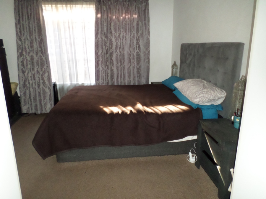 2 Bedroom Property for Sale in Greenstone Hill Gauteng