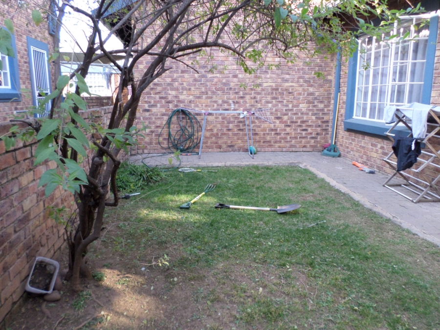 2 Bedroom Property for Sale in Greenstone Hill Gauteng