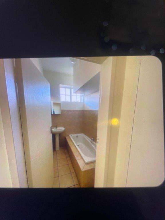 To Let 2 Bedroom Property for Rent in Highlands North Gauteng