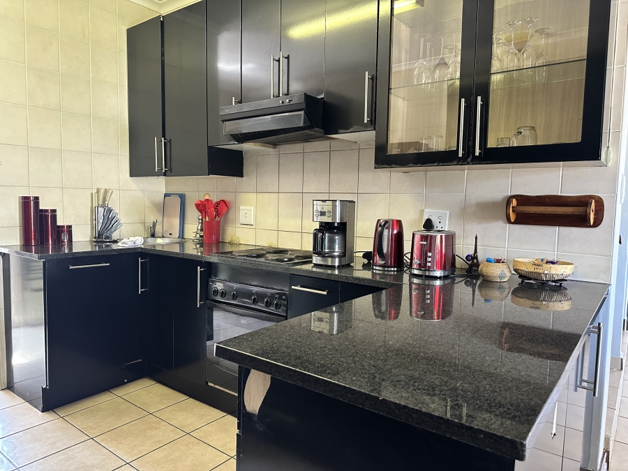 5 Bedroom Property for Sale in Thatchfield Estate Gauteng