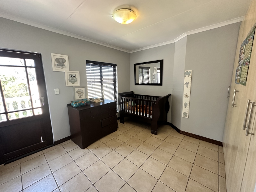 5 Bedroom Property for Sale in Thatchfield Estate Gauteng