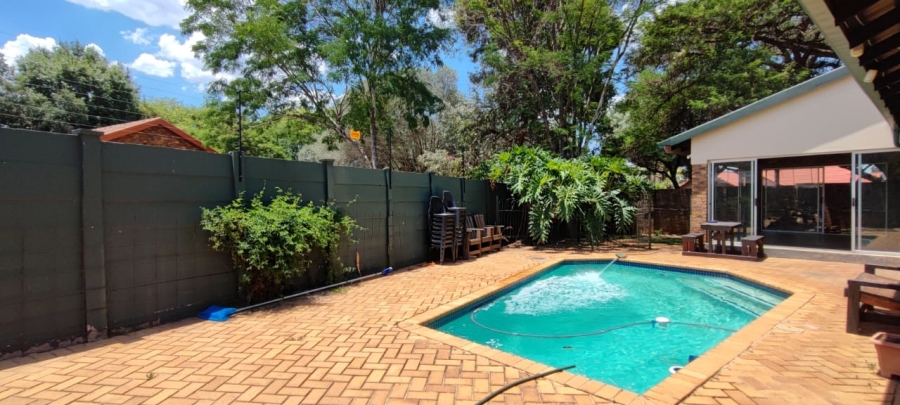 To Let 3 Bedroom Property for Rent in Rooihuiskraal Gauteng