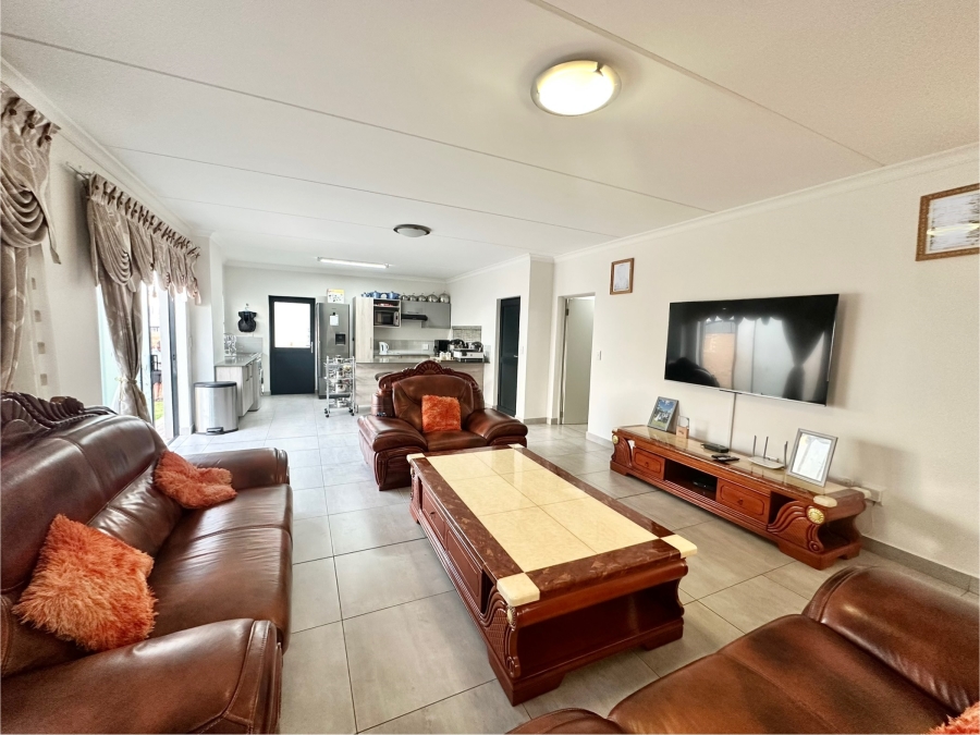 3 Bedroom Property for Sale in Thatchfield Estate Gauteng