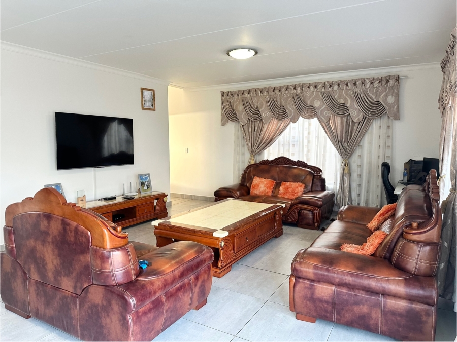 3 Bedroom Property for Sale in Thatchfield Estate Gauteng