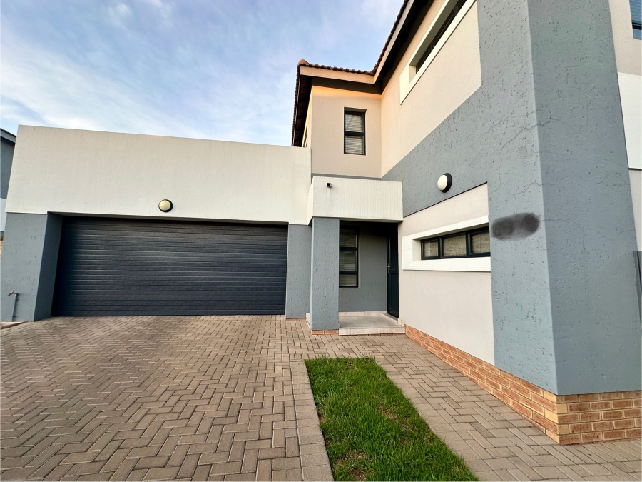 3 Bedroom Property for Sale in Thatchfield Estate Gauteng